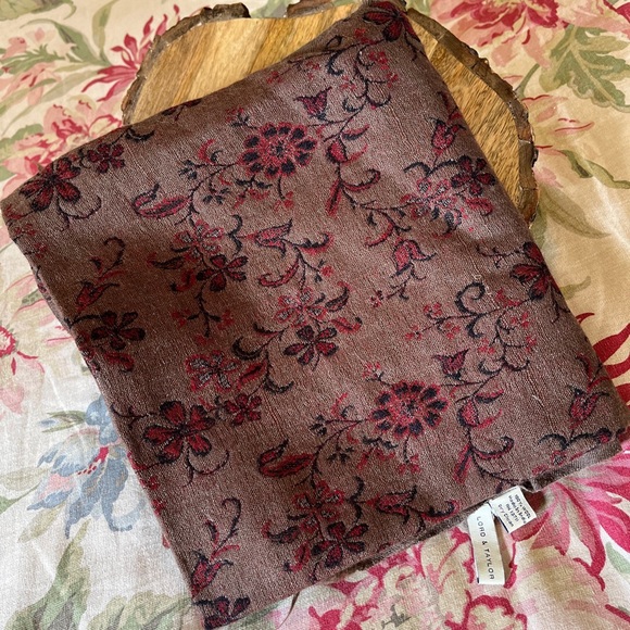 Vintage LORD & TAYLOR Extra Large 40"Wx82"L Wool Wrap Scarf Floral  Quiet Luxury - Picture 5 of 16